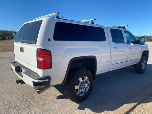 Used 2015 GMC Sierra 2500 Denali w/ Suspension Package, Off-Road image 5