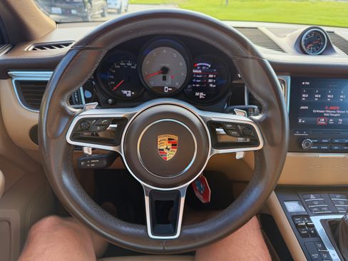 Used 2018 Porsche Macan S image 9
