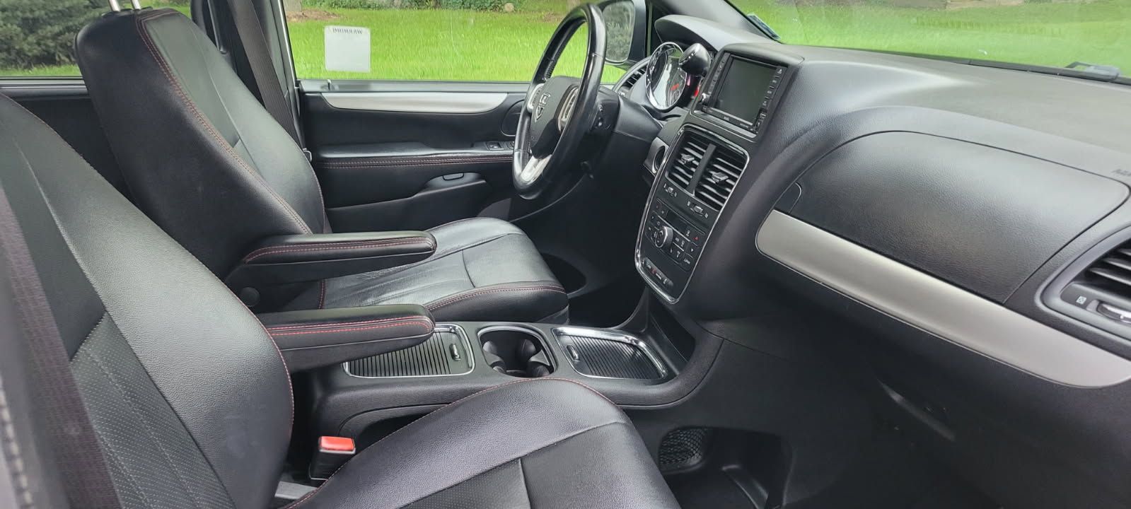 Used 2018 Dodge Grand Caravan GT FWD image 11