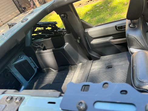 Used 2023 Ford Bronco Black Diamond image 9