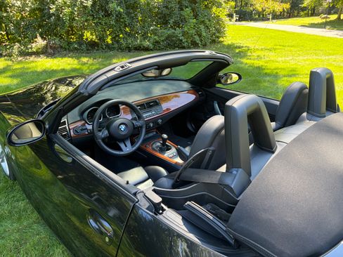 Used 2007 BMW M Roadster RWD image 8