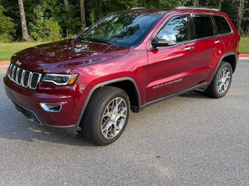 Used 2022 Jeep Grand Cherokee Limited w/ Tech Group AWD/4WD image 5