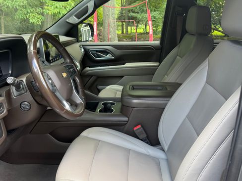 Used 2022 Chevrolet Tahoe LT w/ Luxury Package AWD/4WD image 14
