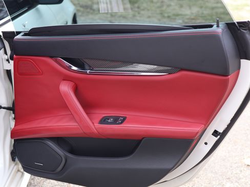 Used 2017 Maserati Quattroporte GTS GranSport image 20