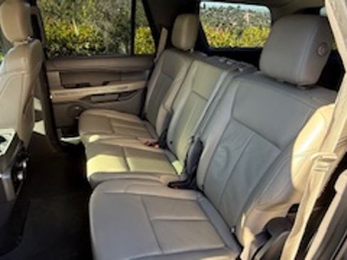 Used 2020 Ford Expedition XLT w/ Equipment Group 202A image 11