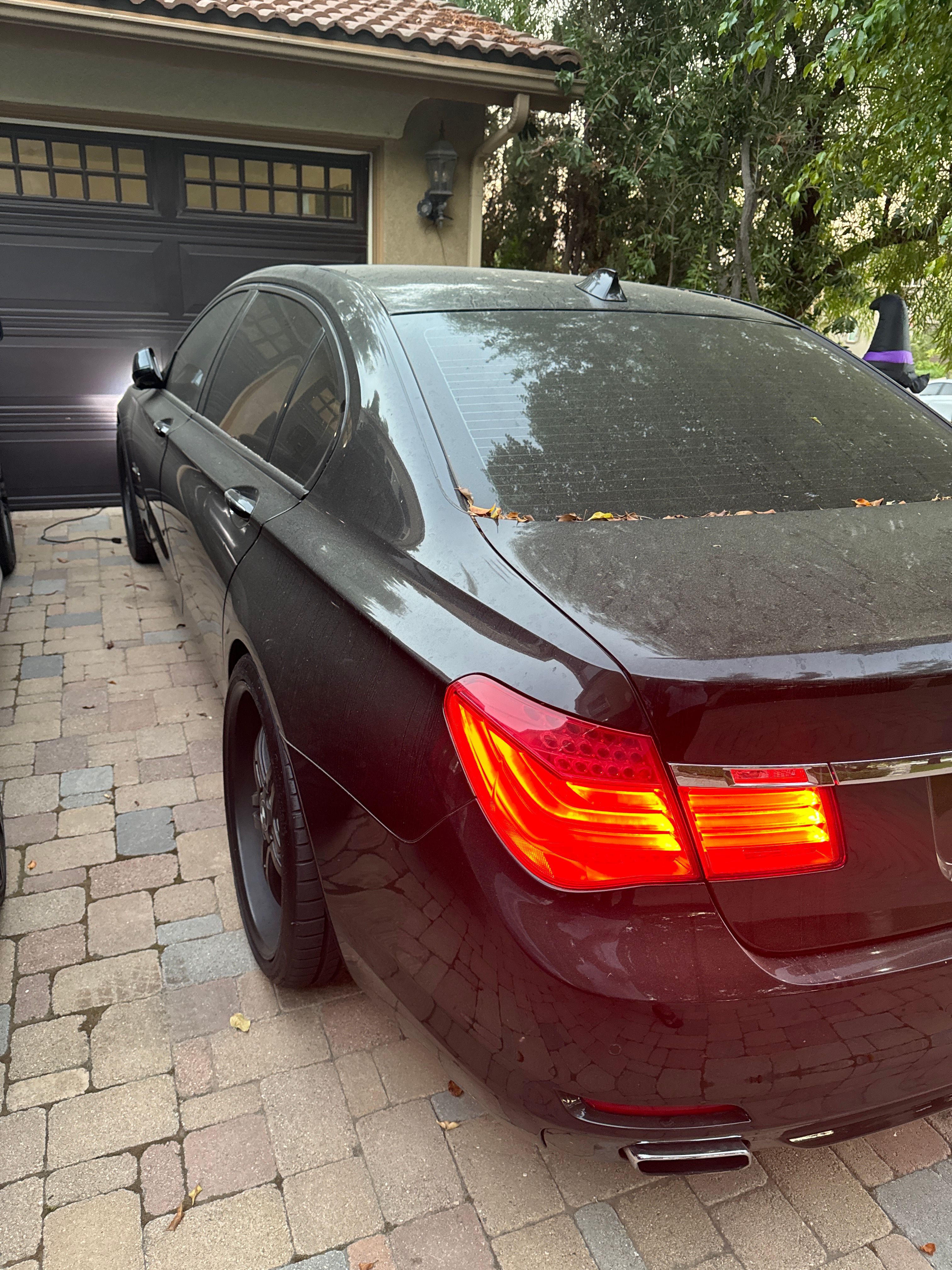 Used 2009 BMW 750Li RWD image 4