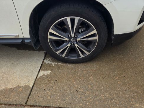 Used 2020 Nissan Pathfinder Platinum image 6