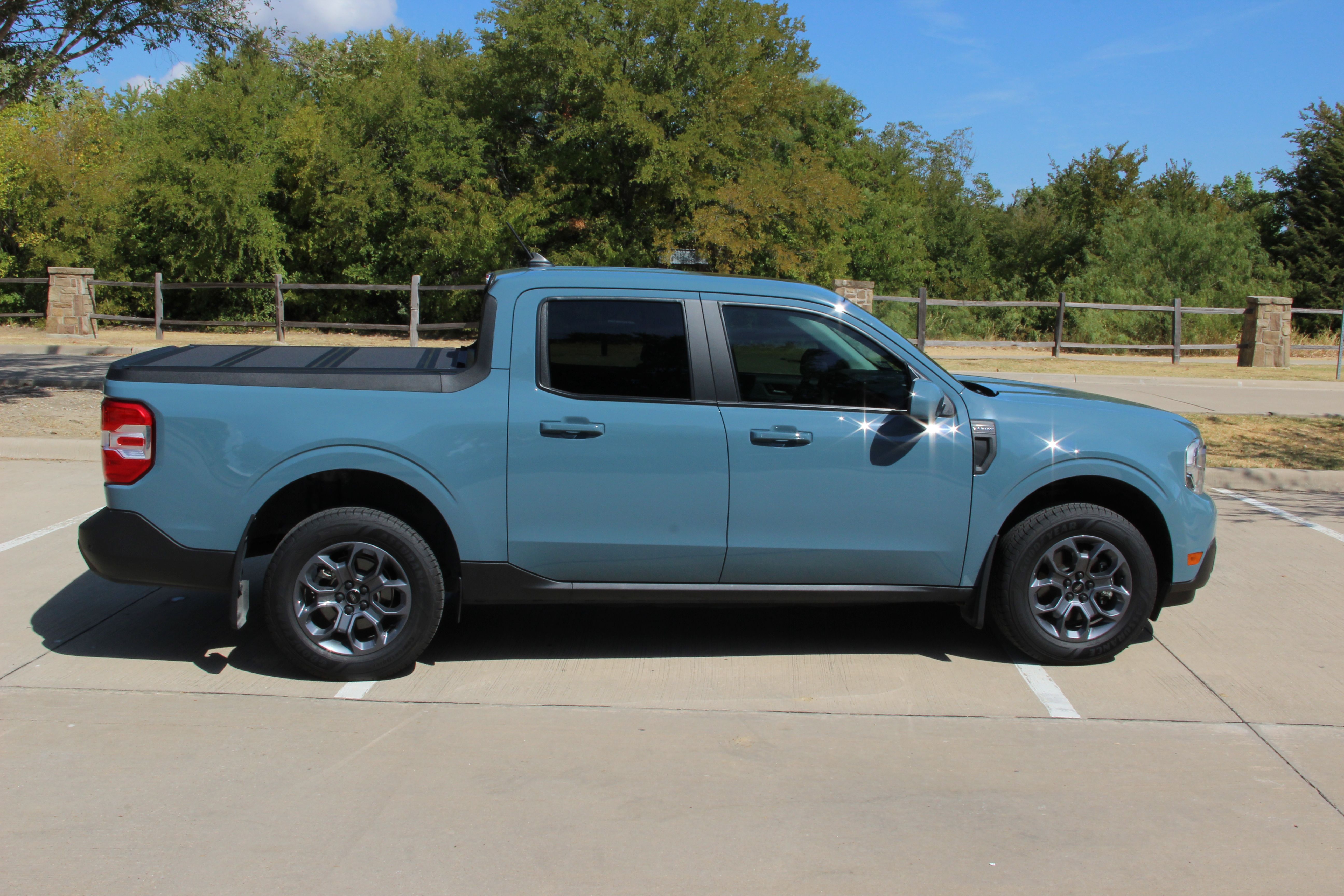 Used 2023 Ford Maverick Lariat w/ Lariat Luxury Package FWD image 9