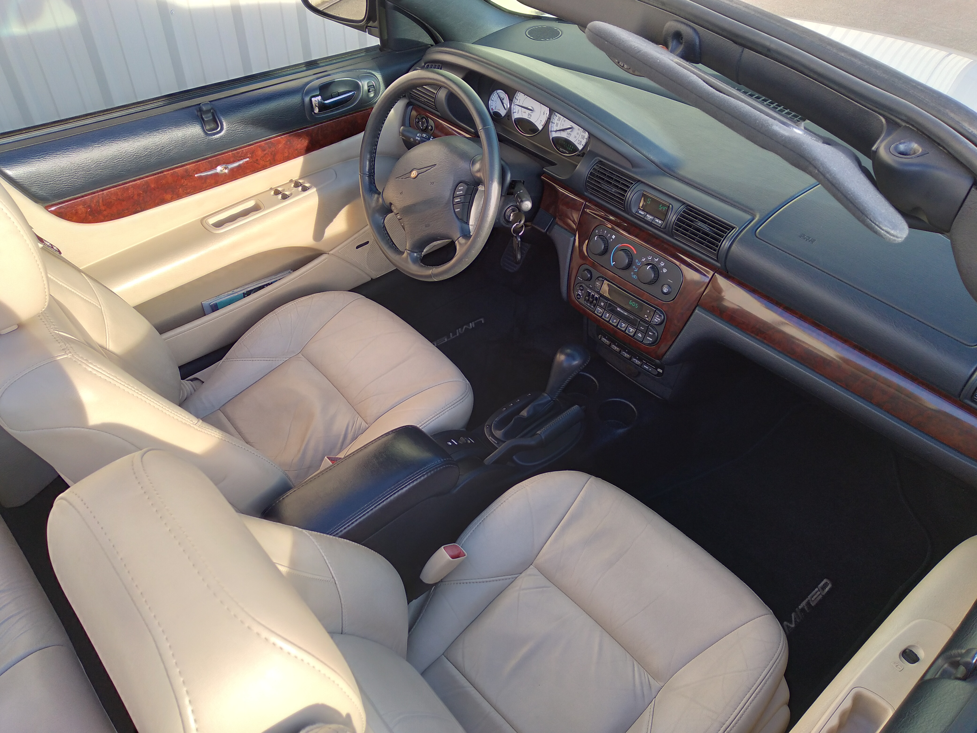 Used 2002 Chrysler Sebring Limited FWD image 24