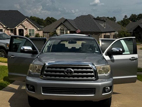 Used 2011 Toyota Sequoia Limited RWD image 6