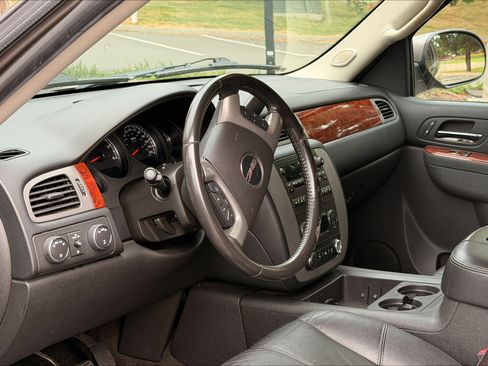 Used 2014 GMC Yukon XL SLT AWD/4WD image 6