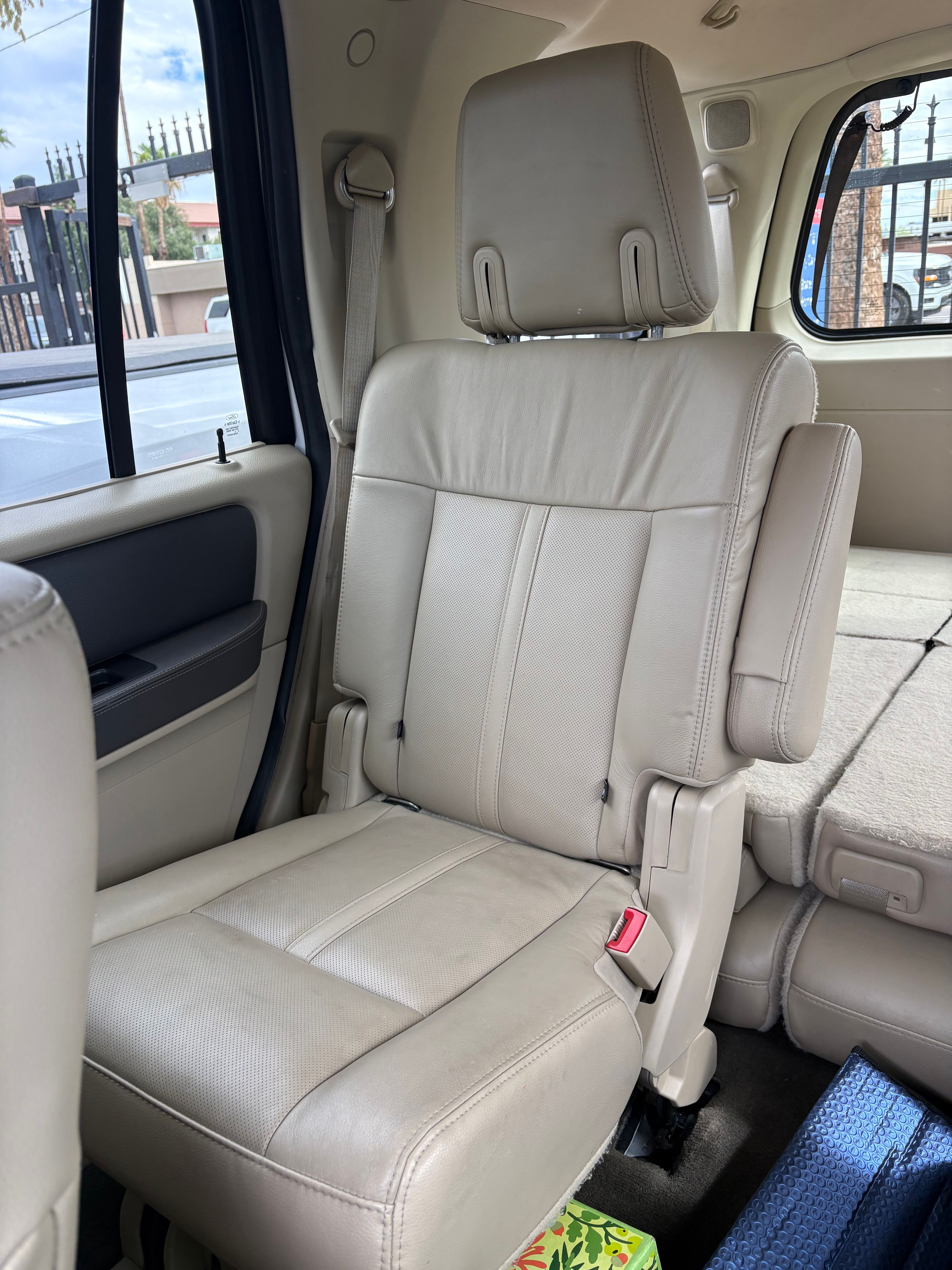 Used 2015 Lincoln Navigator 4WD w/ Equipment Group 101A Reserve image 27