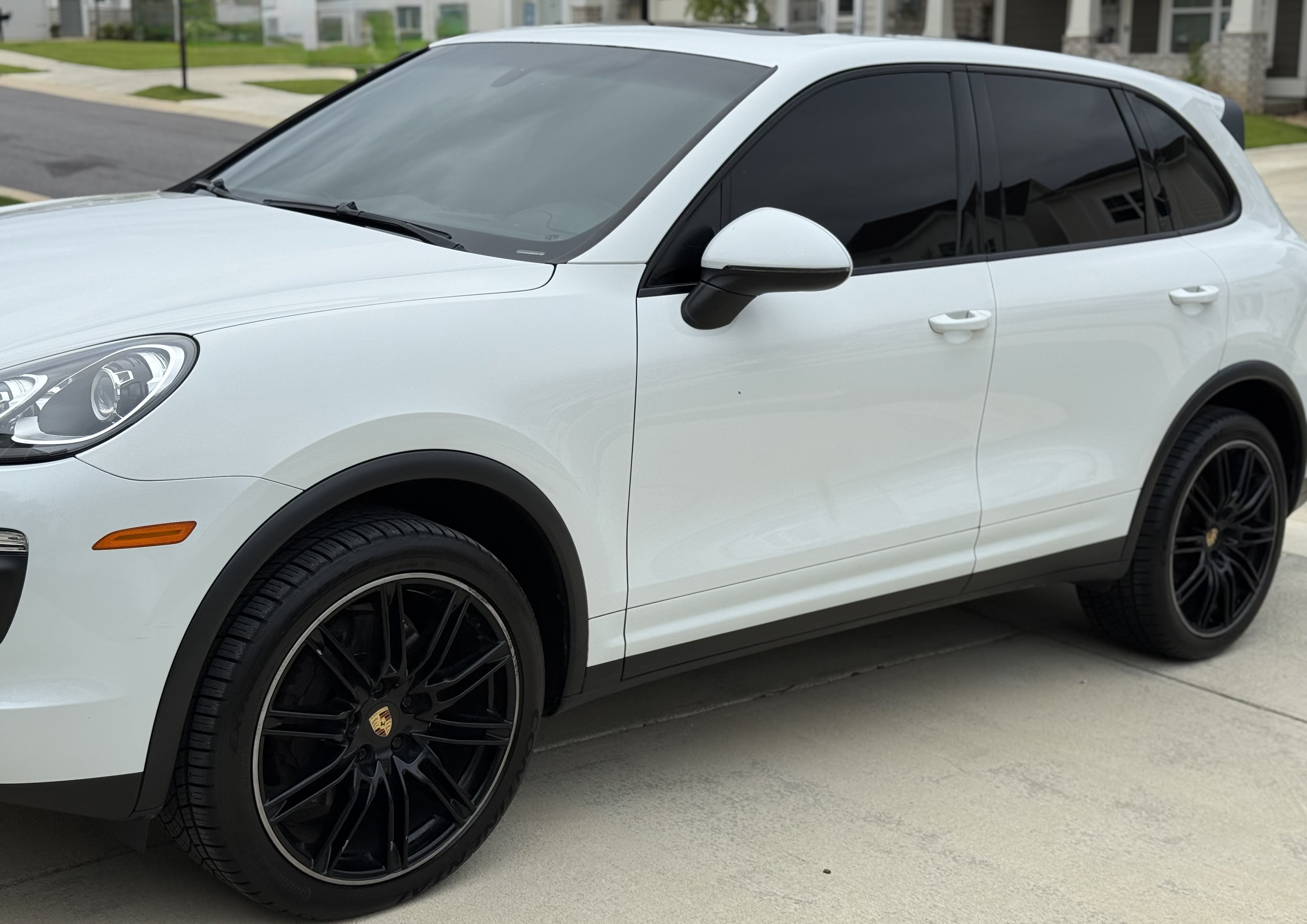 Used 2016 Porsche Cayenne AWD/4WD image 2