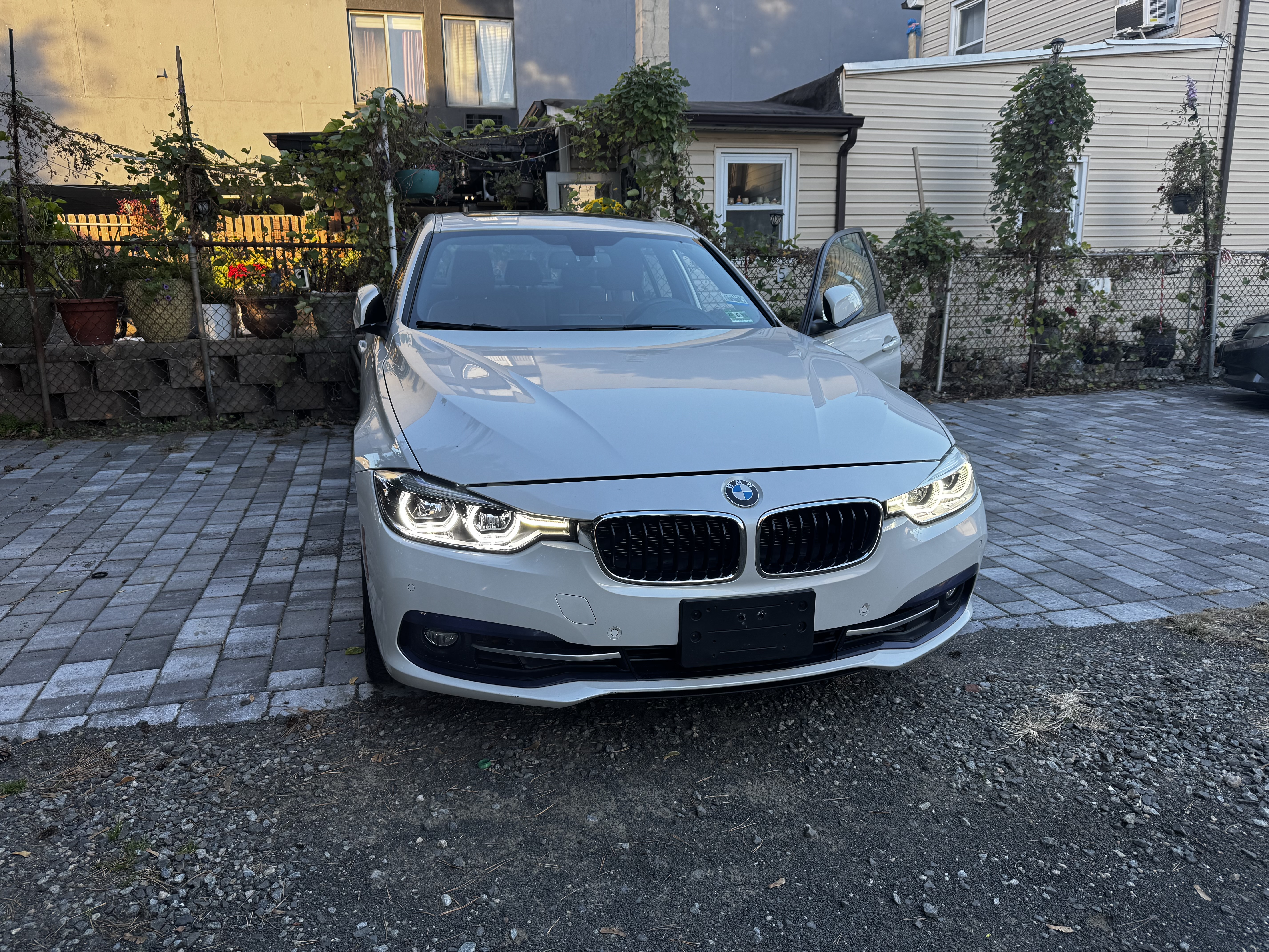 Used 2016 BMW 328i xDrive Sedan AWD/4WD image 1