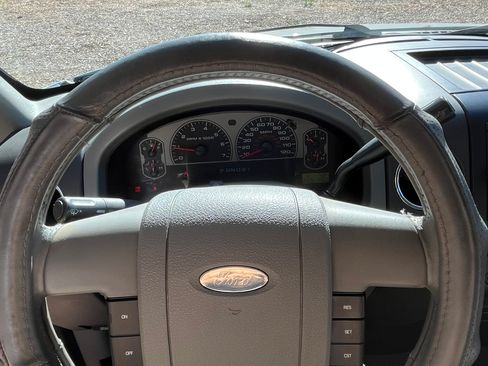 Used 2006 Ford F150 XLT RWD image 19