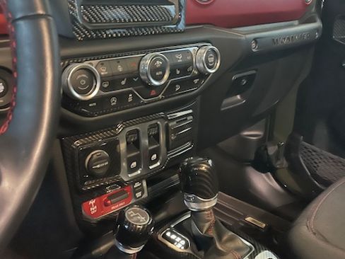 Used 2021 Jeep Wrangler Rubicon w/ Cold Weather Group image 9