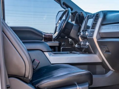 Used 2017 Ford F250 Platinum w/ FX4 Off-Road Package image 10