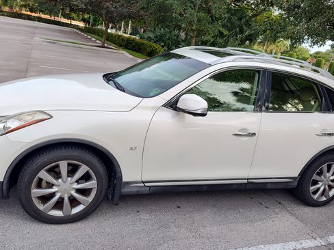 Used 2017 INFINITI QX50 2WD w/ Premium Plus Package image 4