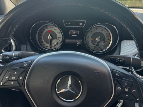 Used 2014 Mercedes-Benz CLA 250 image 16
