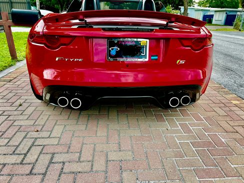 Used 2014 Jaguar F-TYPE S image 11