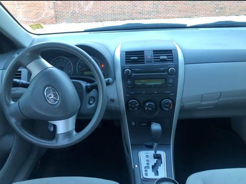 Used 2010 Toyota Corolla LE image 8