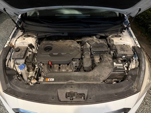 Used 2016 Hyundai Sonata SE w/ Cargo Package image 9