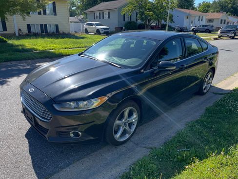 Used 2014 Ford Fusion SE FWD image 2
