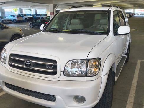 Used 2001 Toyota Sequoia Limited image 6