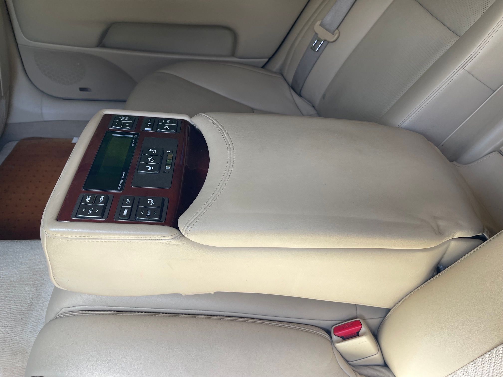 Used 2008 Lexus LS 460 L RWD image 6