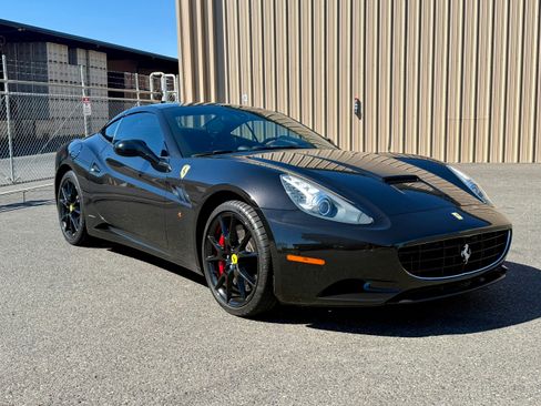 Used 2010 Ferrari California Convertible 2D image 5