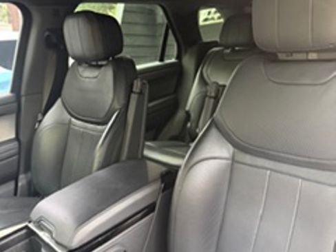 Used 2023 Land Rover Range Rover Sport SE Dynamic image 9