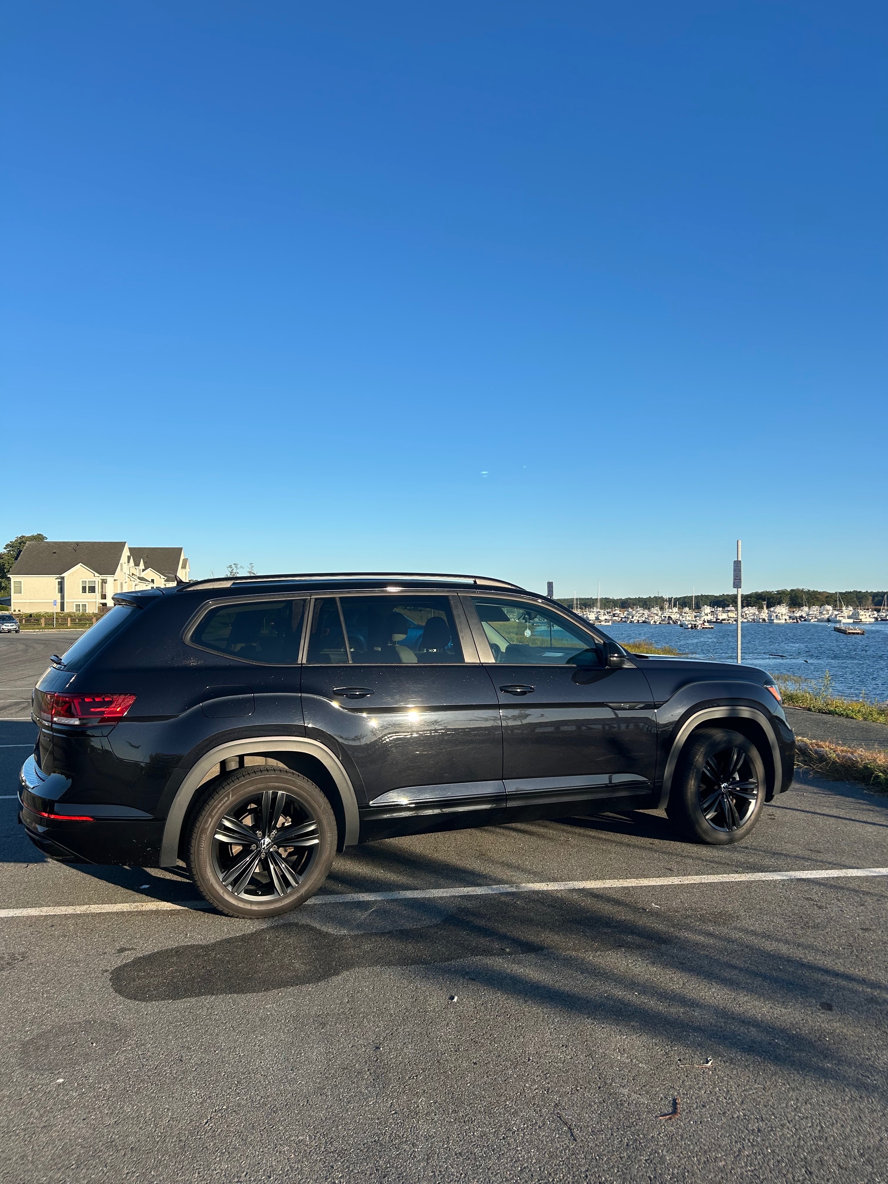 Used 2023 Volkswagen Atlas SEL R-Line AWD/4WD image 1