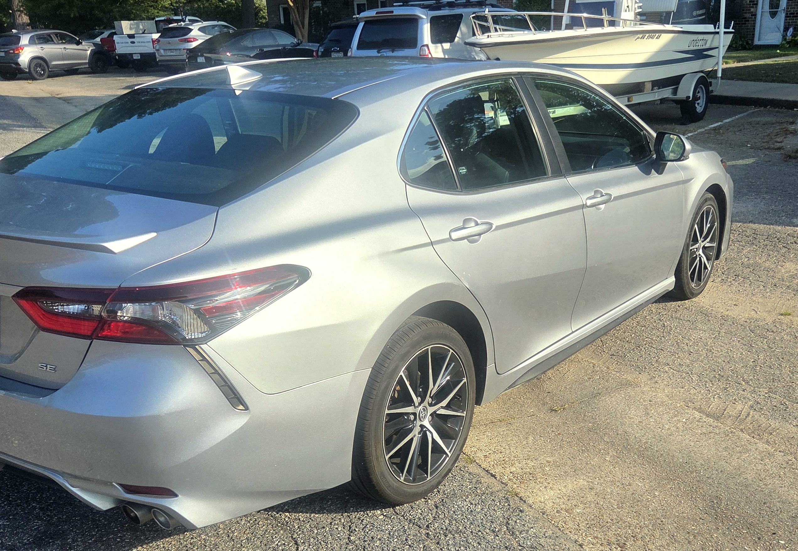 Used 2022 Toyota Camry SE w/ Cold Weather Package FWD image 1