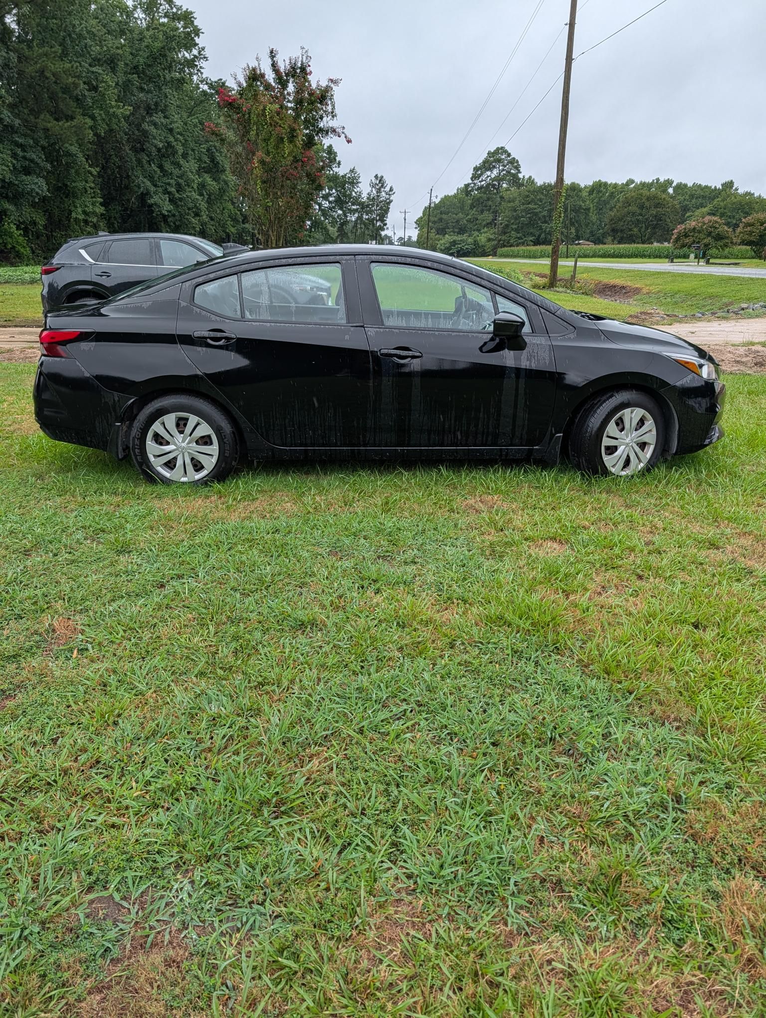 Used 2020 Nissan Versa SV FWD image 5
