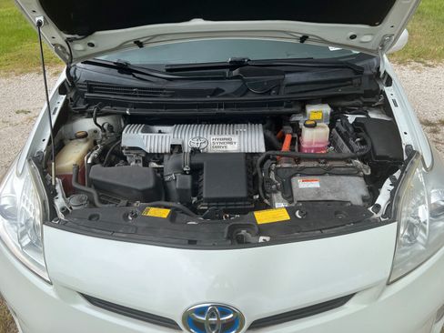 Used 2012 Toyota Prius Four w/ Deluxe Solar Roof Pkg FWD image 4