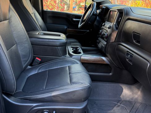 Used 2022 Chevrolet Silverado 2500 High Country w/ Z71 Off-Road Package image 6