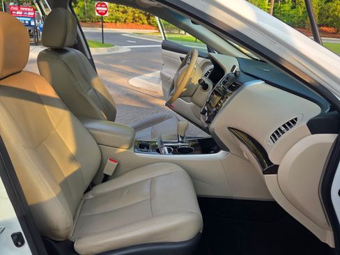 Used 2015 Nissan Altima 2.5 SL w/ Moonroof Package FWD image 14