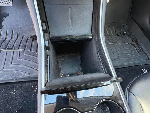 Used 2018 Tesla Model 3 Long Range image 8