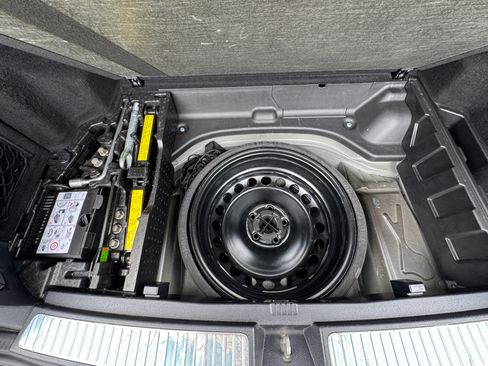 Used 2010 Mercedes-Benz GLK 350 4MATIC image 26