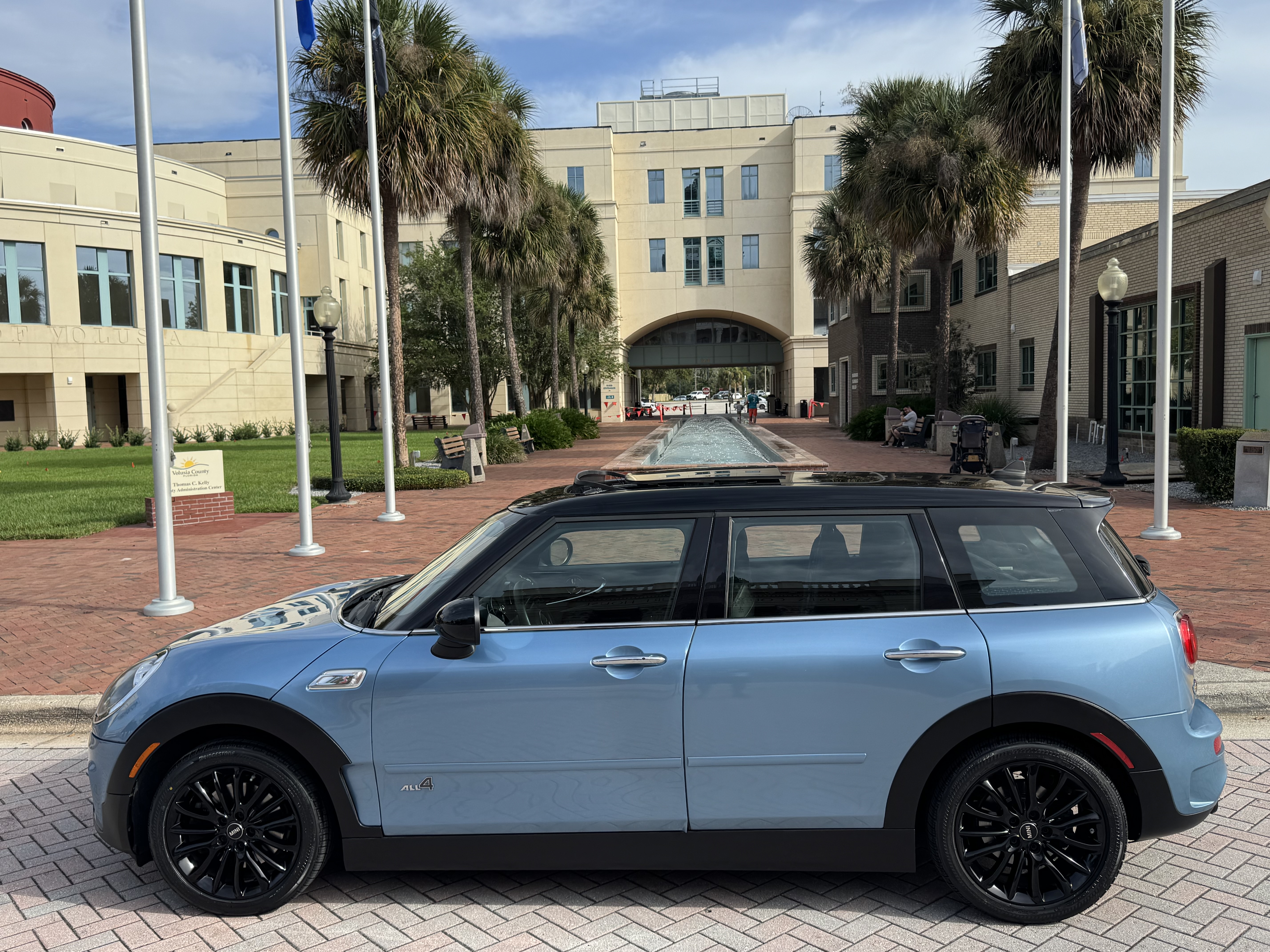 Used 2017 MINI Cooper Clubman S AWD/4WD image 1