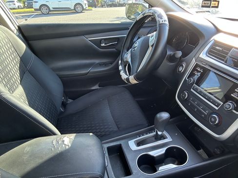 Used 2018 Nissan Altima 2.5 S w/ S Convenience Package image 11