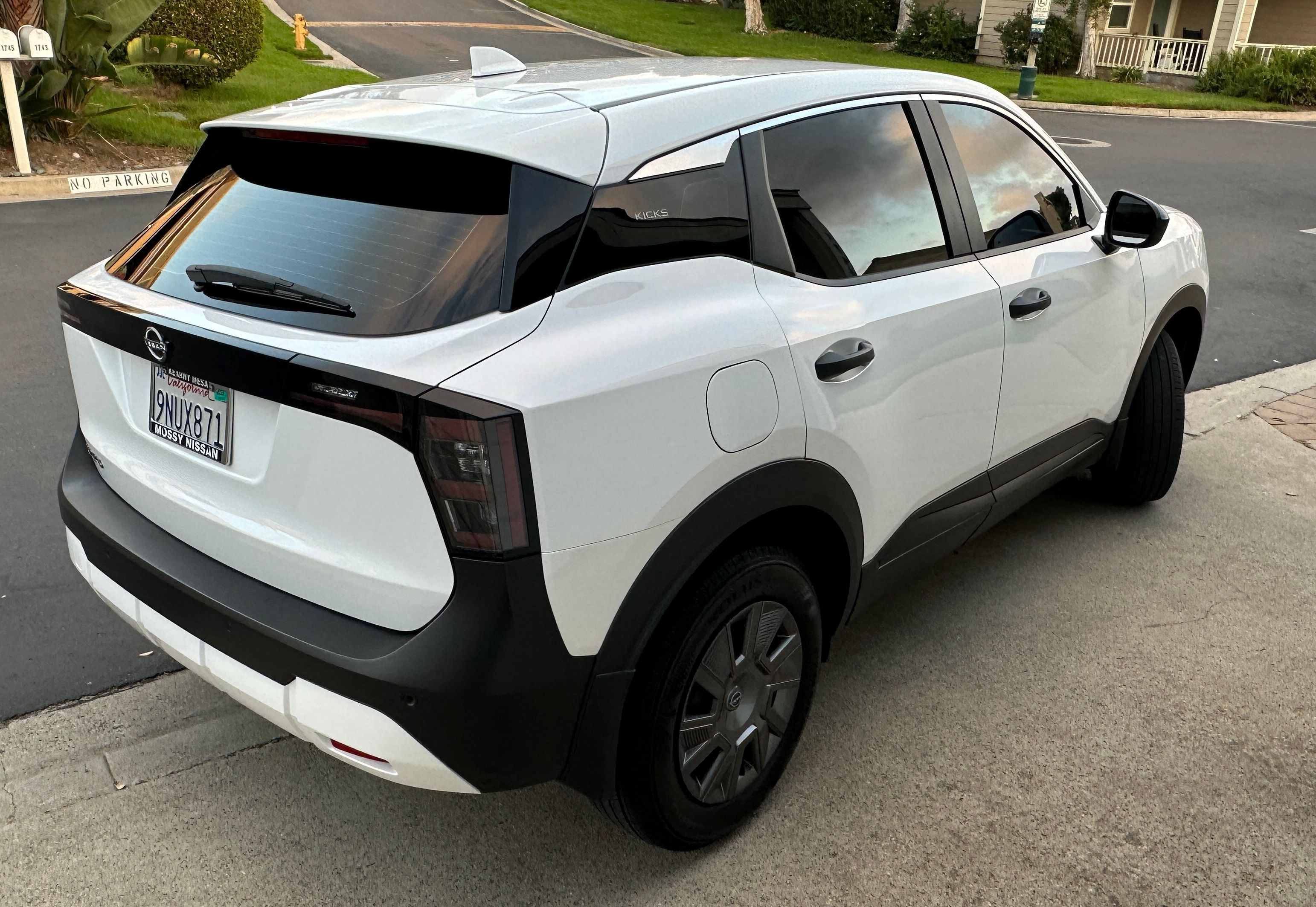 Used 2025 Nissan Kicks S FWD image 6