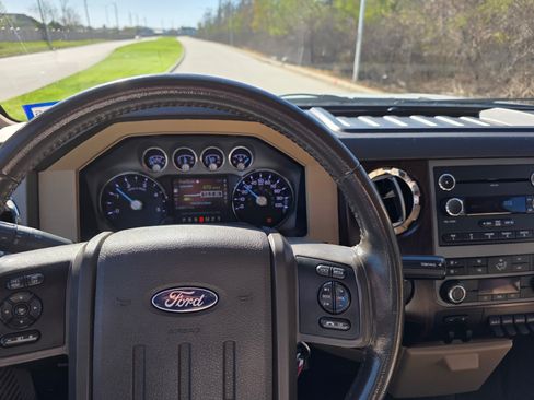 Used 2012 Ford F350 Lariat image 9