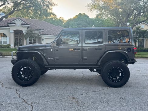 Used 2020 Jeep Wrangler Unlimited Sport S image 8