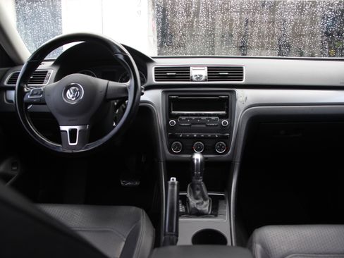 Used 2015 Volkswagen Passat 1.8T Wolfsburg Edition image 20