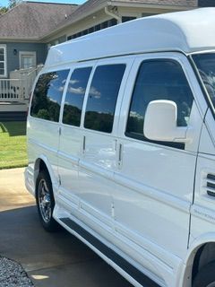Used 2015 GMC Savana 2500 RWD image 6