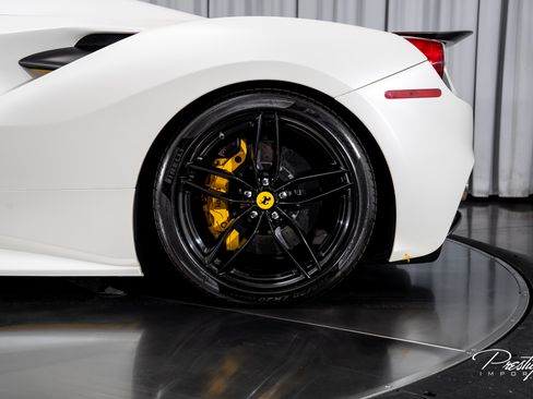 Used 2017 Ferrari 488 Spider RWD image 10