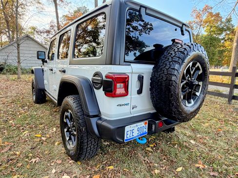 Used 2024 Jeep Wrangler Unlimited Rubicon 4xe image 11