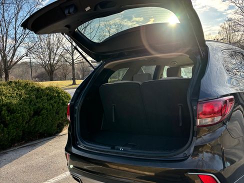 Used 2017 Hyundai Santa Fe SE image 5