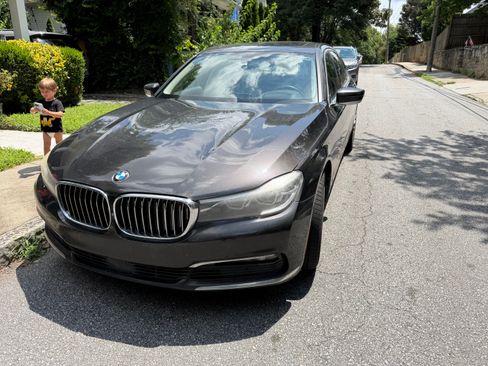 Used 2016 BMW 740i RWD image 2